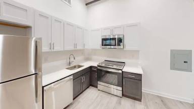 Main picture of 70 Roseville Ave