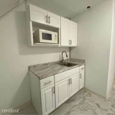 Main picture of 2517 Paulding Ave