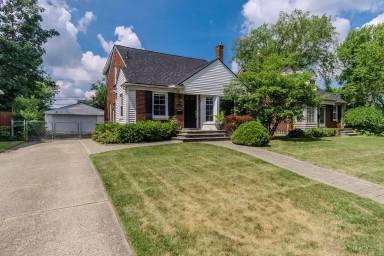 Main picture of 4355 Elmwood Ave