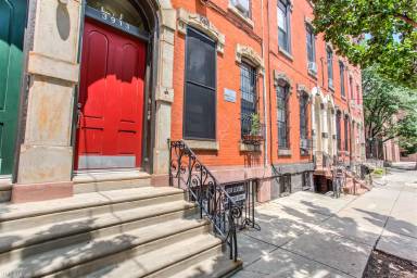 Main picture of 3913 Pine St