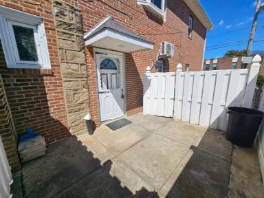 Main picture of 2722 Rhawn St