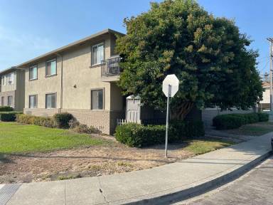 Main picture of 134 Washington St