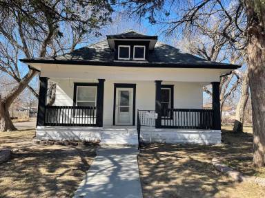 Main picture of 1847 S Gold St