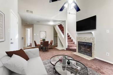 Main picture of 9833 Walnut St