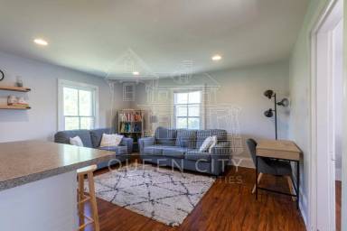 Main picture of 227 N Madison St