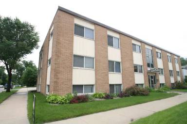 Main picture of 820 Broadway Ave N