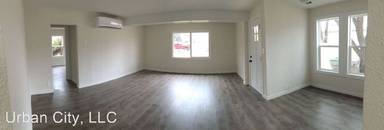 Main picture of 2424 W Targee St
