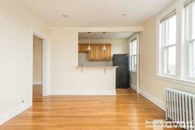 Main picture of 136-38 Highland Ave
