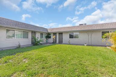 Main picture of 2927 SE 15th Pl