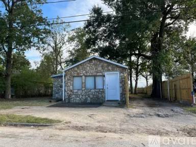 Main picture of 8826 Crestview Dr