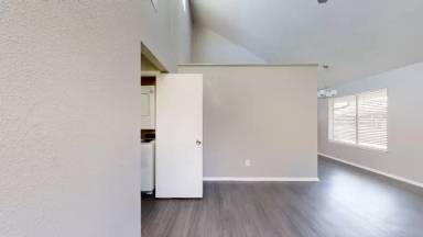 Main picture of 3000 Webb Ave
