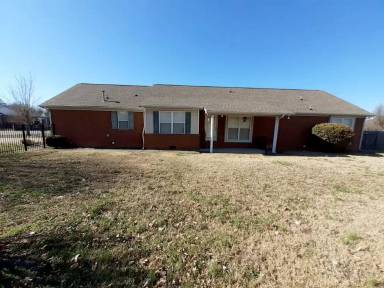 Main picture of 1906 Saddlebrook Dr