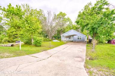 Main picture of 1012 W Broadway St