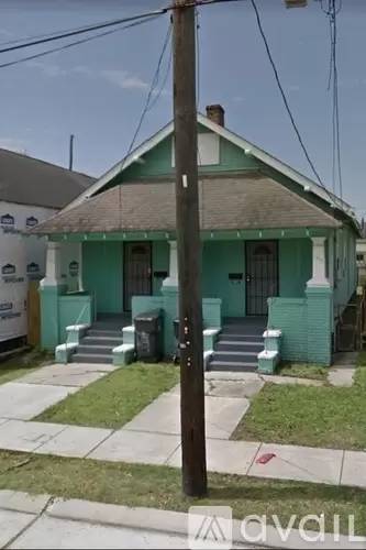 Main picture of 1904 Desire St