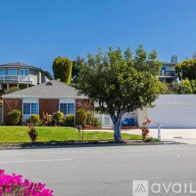 Main picture of 2968 Alta Laguna Blvd