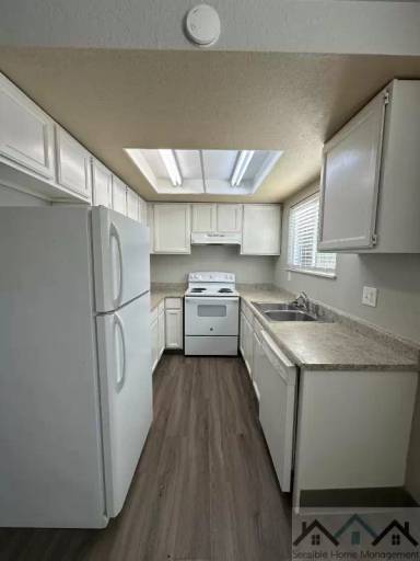 Main picture of 523 4th Ave S