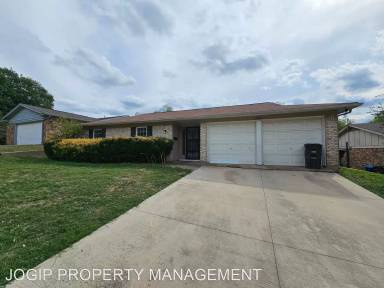 Main picture of 7813 Garza Ave