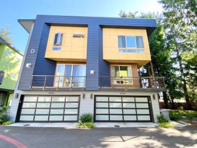 Main picture of 16363 NE 12th Pl