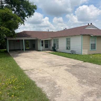 Main picture of 2701 Stetson Ave