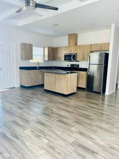 Main picture of 4919 Crown Point St