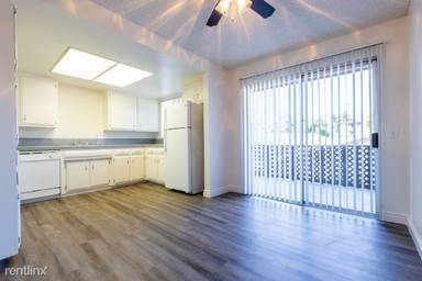 Main picture of 1100 Meadow Lake Dr