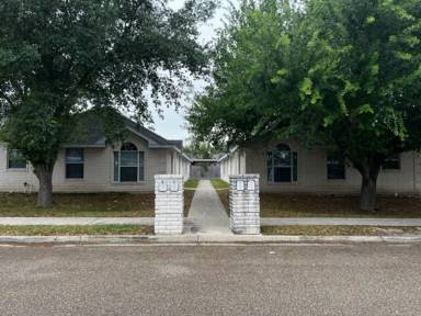 Main picture of 521 La Mancha Dr