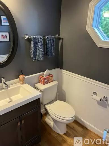 Main picture of 265 Huntley Ave