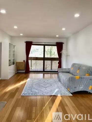 Main picture of 19 Hillside Ter