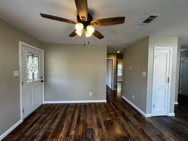 Main picture of 15435 Belen St