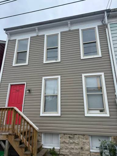 Main picture of 717 E Clarke Ave
