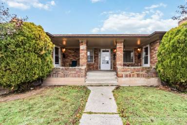 Main picture of 11 E Rich Ave