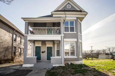Main picture of 2221 Brooklyn Ave