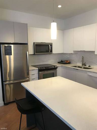 Main picture of 125 Kingston St