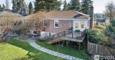 Main picture of 2152 NE 102nd St