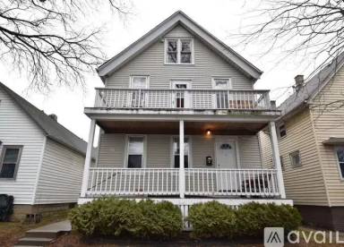 Main picture of 2443 N Bremen St