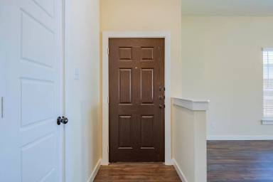 Main picture of 708 Blackland Dr