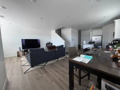 Main picture of 487 W Carnation Ct