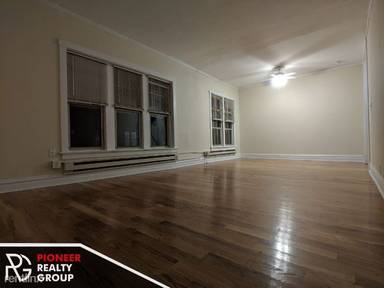 Main picture of 620-28 W Barry Ave