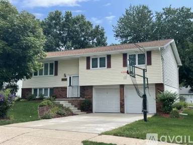 Main picture of 3210 W Chadwick Ln