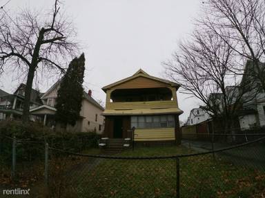 Main picture of 3470 E 125th St