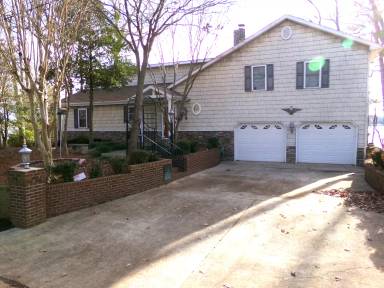 Main picture of 200 Clearview Point Dr