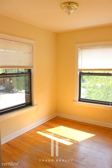 Main picture of 1200 W Wellington Ave & 3000-08 N Racine Ave