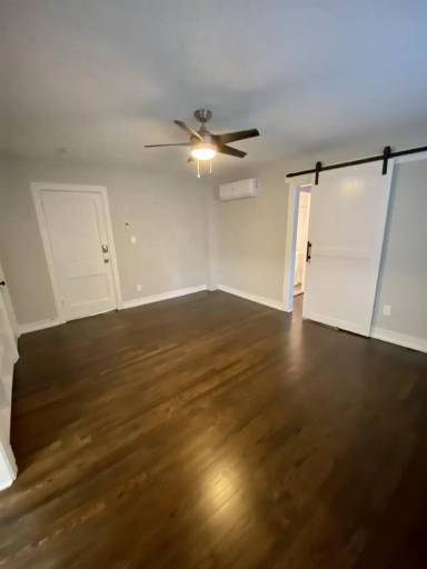 Main picture of 4104 Warwick Blvd