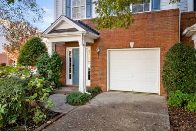 Main picture of 810 Giverny Ct