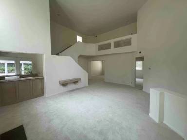 Main picture of 23198 Park Blanco