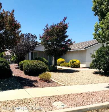 Main picture of 1267 Yucca Ln