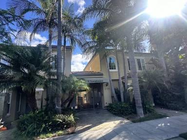 Main picture of 2761 A St