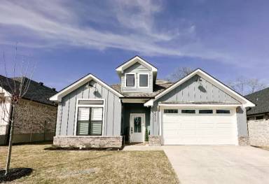 Main picture of 2712 Royal Village Way