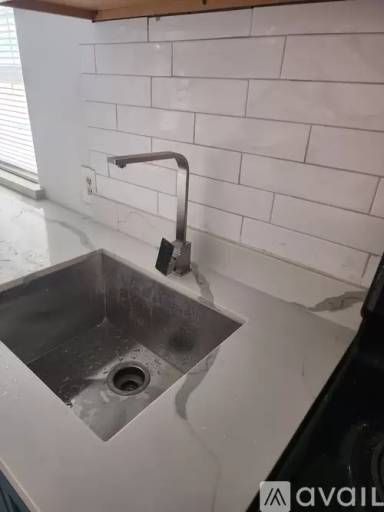Main picture of 954 SW 40th St