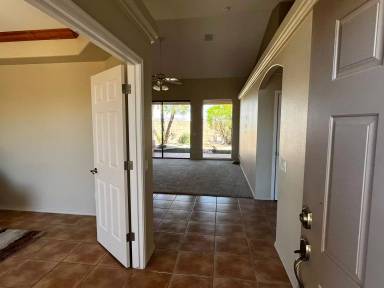 Main picture of 2423 E George Ln